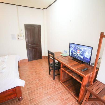 Maylay Guesthouse Vang Vieng Esterno foto